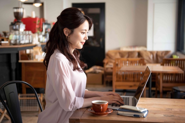 患者様にとって快適な60cmの中間焦点距離を実現